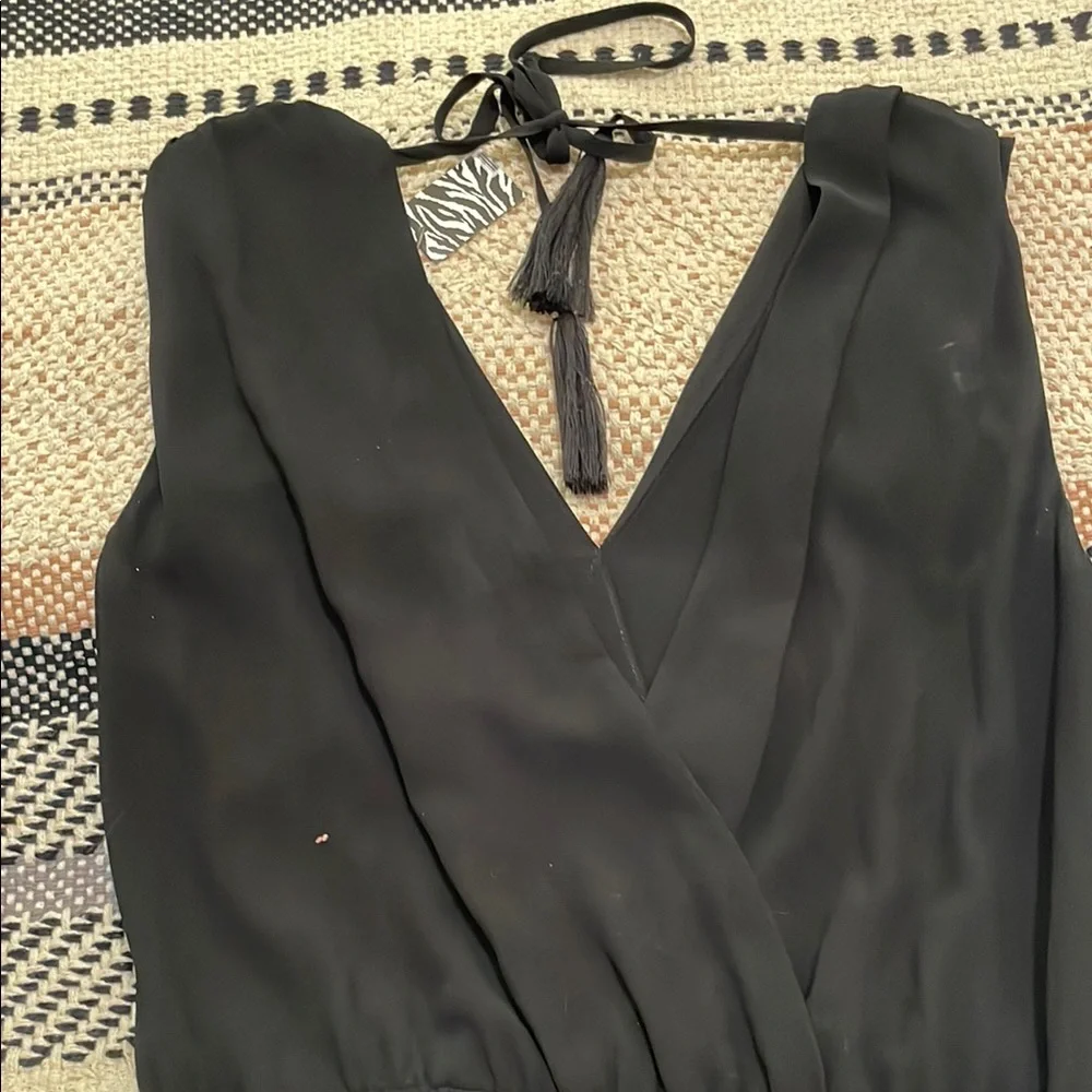 🖤NWT🖤 Flowy V-neck & Wide leg Black Jumpsuit - Picture 7 of 10